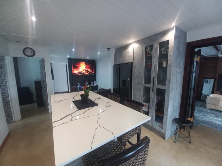 3 Bedroom Property for Sale in Woodlands Western Cape